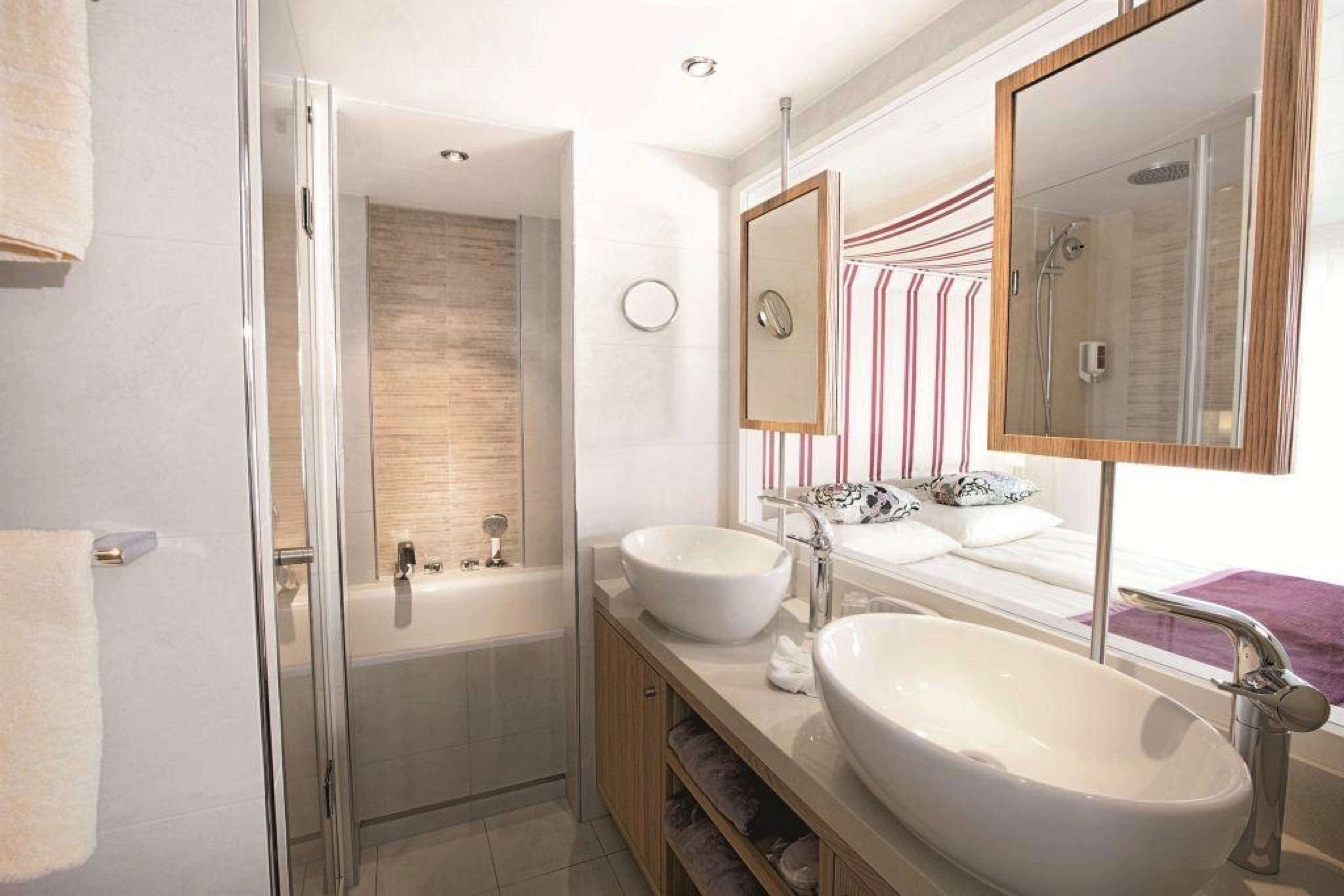 Balcony Suite, F